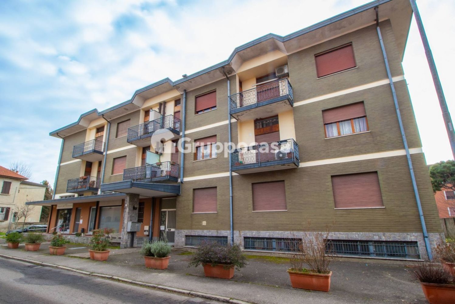 3-salle Appartement à Cuggiono, Italy No. 22893