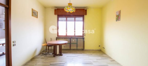 3-salle Appartement à Cuggiono, Italy No. 22893 5