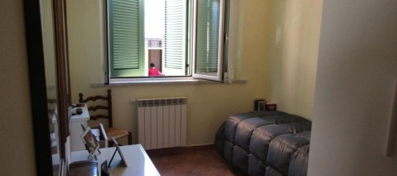 3 rooms Apartment in Carrara, Italy No. 31086 10