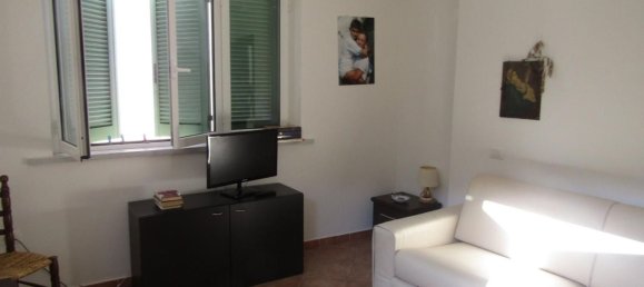 3 rooms Apartment in Carrara, Italy No. 31086 8
