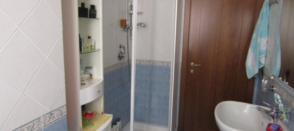 3 rooms Apartment in Carrara, Italy No. 31086 16
