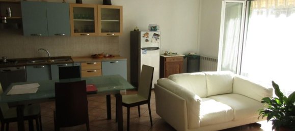 3 rooms Apartment in Carrara, Italy No. 31086 6
