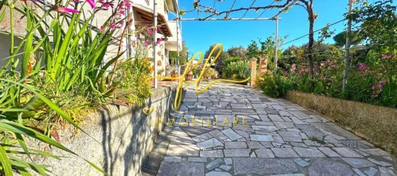 11غرفة منزل في Montescudaio, Italy رقم 191994 3