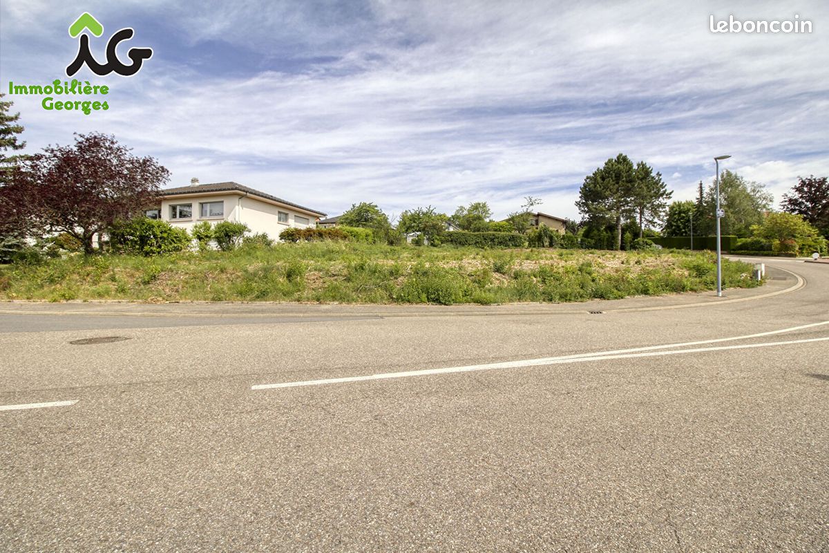 651m² Land in Metz, France No. 94179