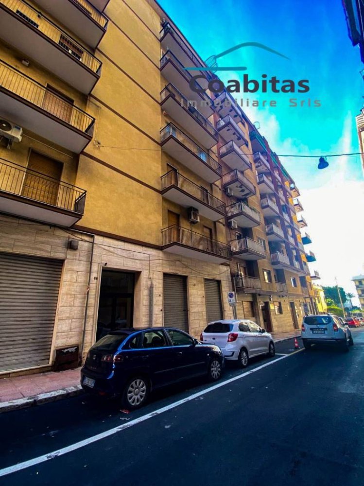 Квартира с 2 спальнями в Таранто, Италия № 195956