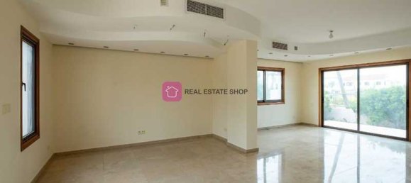 Коммерческая недвижимость с 3 спальнями в Строволос, Кипр № 18372 5