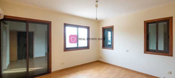 Коммерческая недвижимость с 3 спальнями в Строволос, Кипр № 18372 12