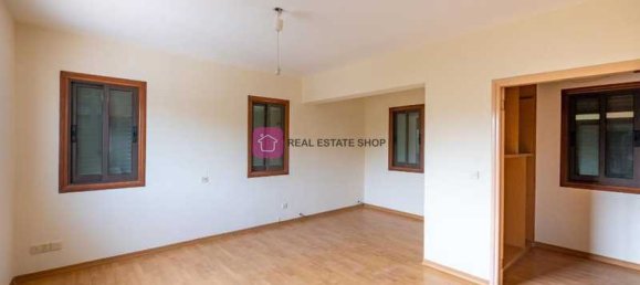 Коммерческая недвижимость с 3 спальнями в Строволос, Кипр № 18372 15