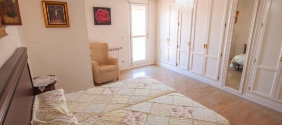 3 bedrooms Penthouse in Estepona, Spain No. 147545 5