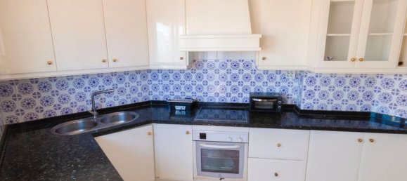 3 bedrooms Penthouse in Estepona, Spain No. 147545 4