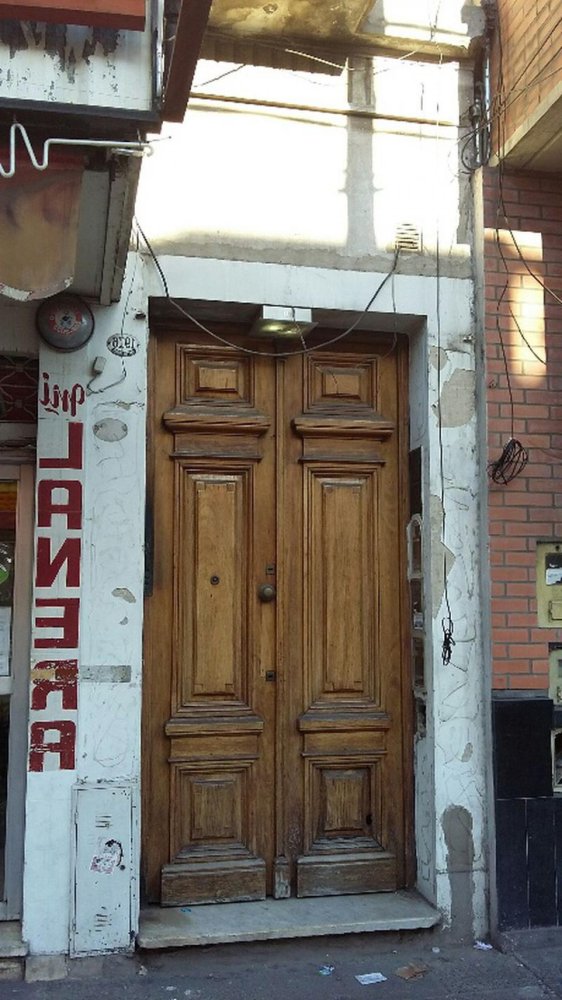 3 bedrooms Office in Lanus, Argentina No. 23153