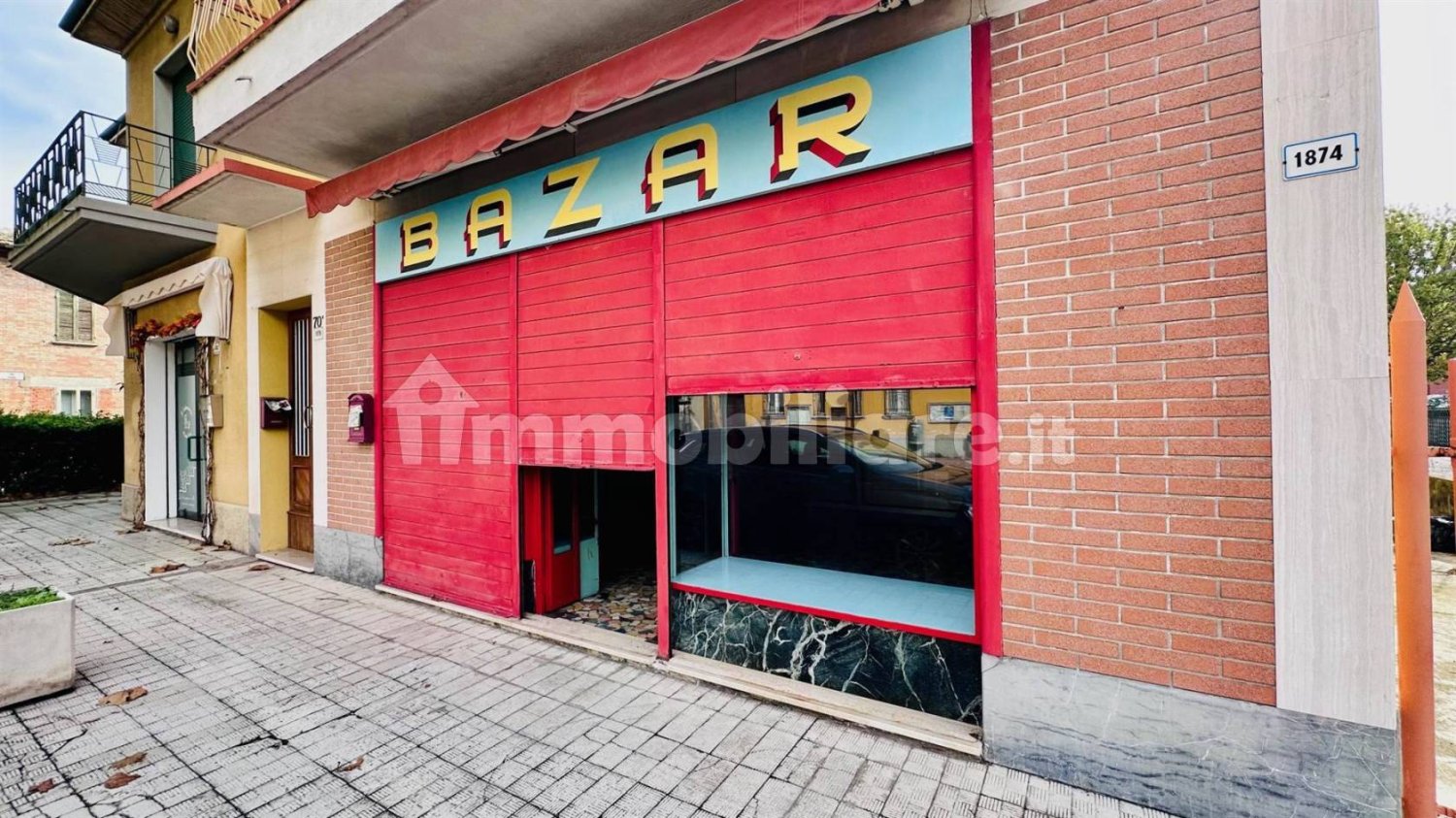 3 rooms Commercial property in Mordano, Italy No. 229629