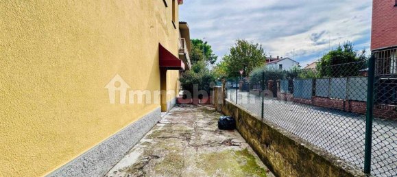 3 rooms Commercial property in Mordano, Italy No. 229629 7
