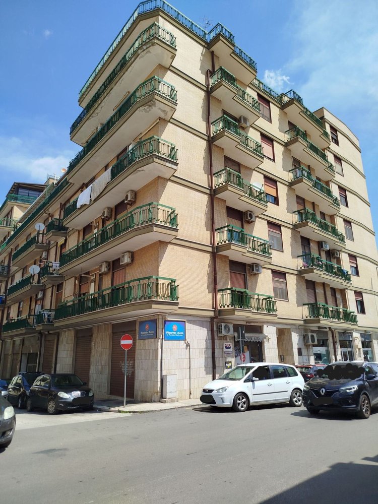 3 غرف نوم شقة في Gioia del Colle, Italy رقم 321916