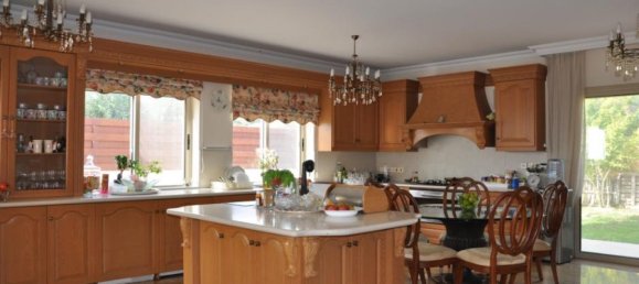 6 bedrooms Villa in Limassol, Cyprus No. 12556 9