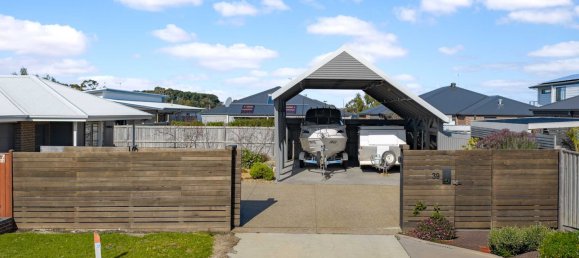 4 bedrooms House in Corinella, Australia No. 485 26