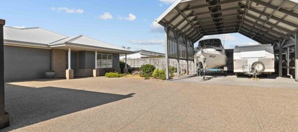 4 bedrooms House in Corinella, Australia No. 485 2