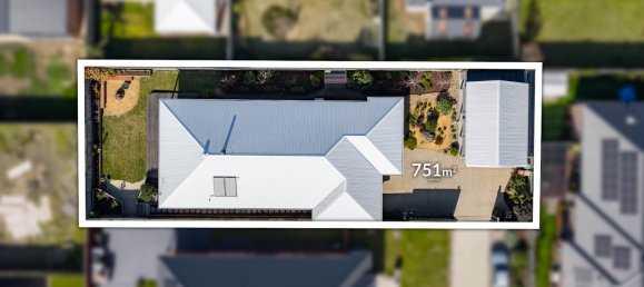 4 bedrooms House in Corinella, Australia No. 485 27