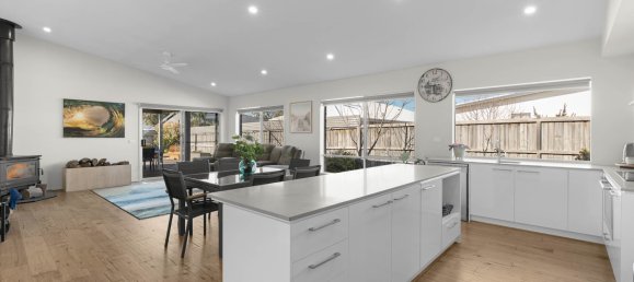 4 bedrooms House in Corinella, Australia No. 485 5