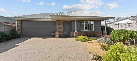 4 bedrooms House in Corinella, Australia No. 485 22