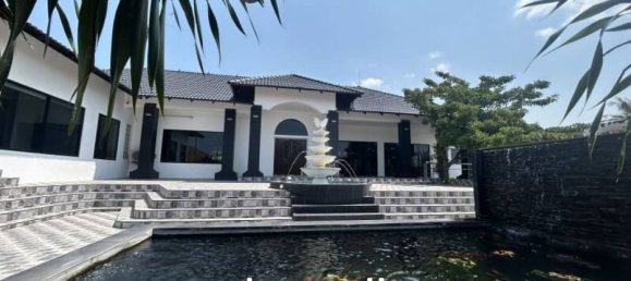 4 bedrooms Villa in Pattaya, Thailand No. 19428 4