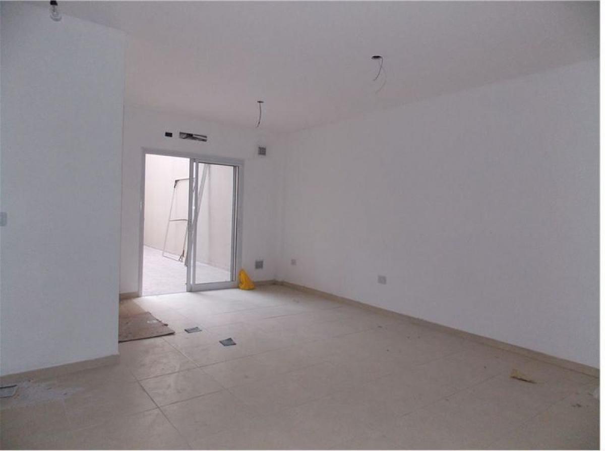 Studio in Tres de Febrero, Argentina No. 52639