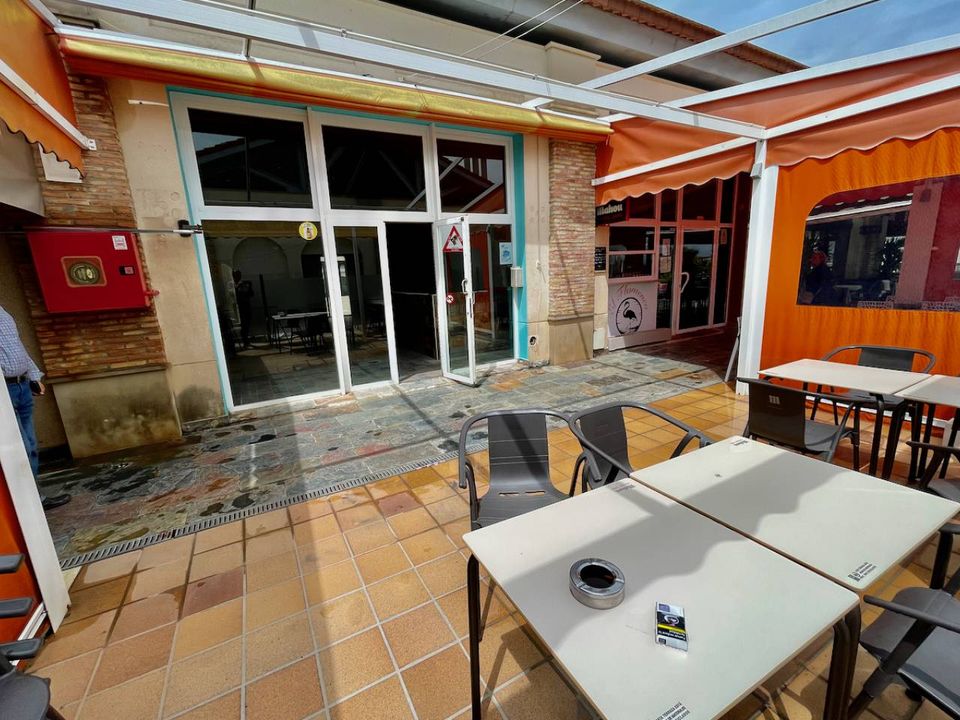 70m² Commercial property in Algorfa, Spain No. 184617