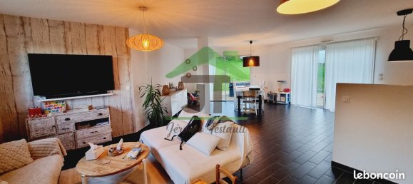 3 bedrooms House in Eure-et-Loir, France No. 159809 4