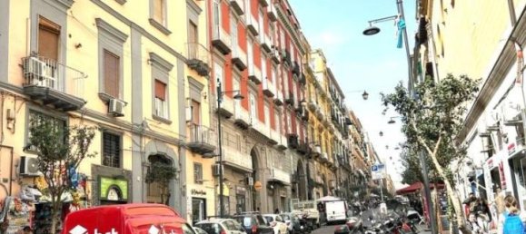 Квартира с 6 комнатами в Неаполь, Италия № 36735 2