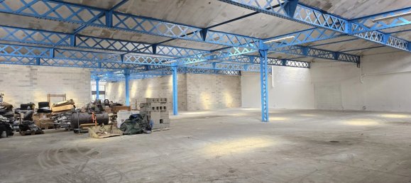 Gewerbliche Immobilie in Saint-Quentin, France 920m², Nr. 61003 5
