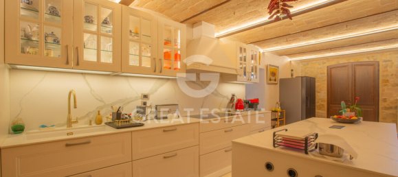 3 bedrooms Castles in Corciano, Italy No. 329328 13