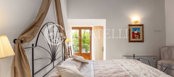 21 room House in San Gimignano, Italy No. 191759 18