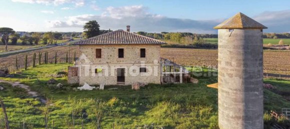 4 bedrooms House in Castiglione del Lago, Italy No. 58452 7