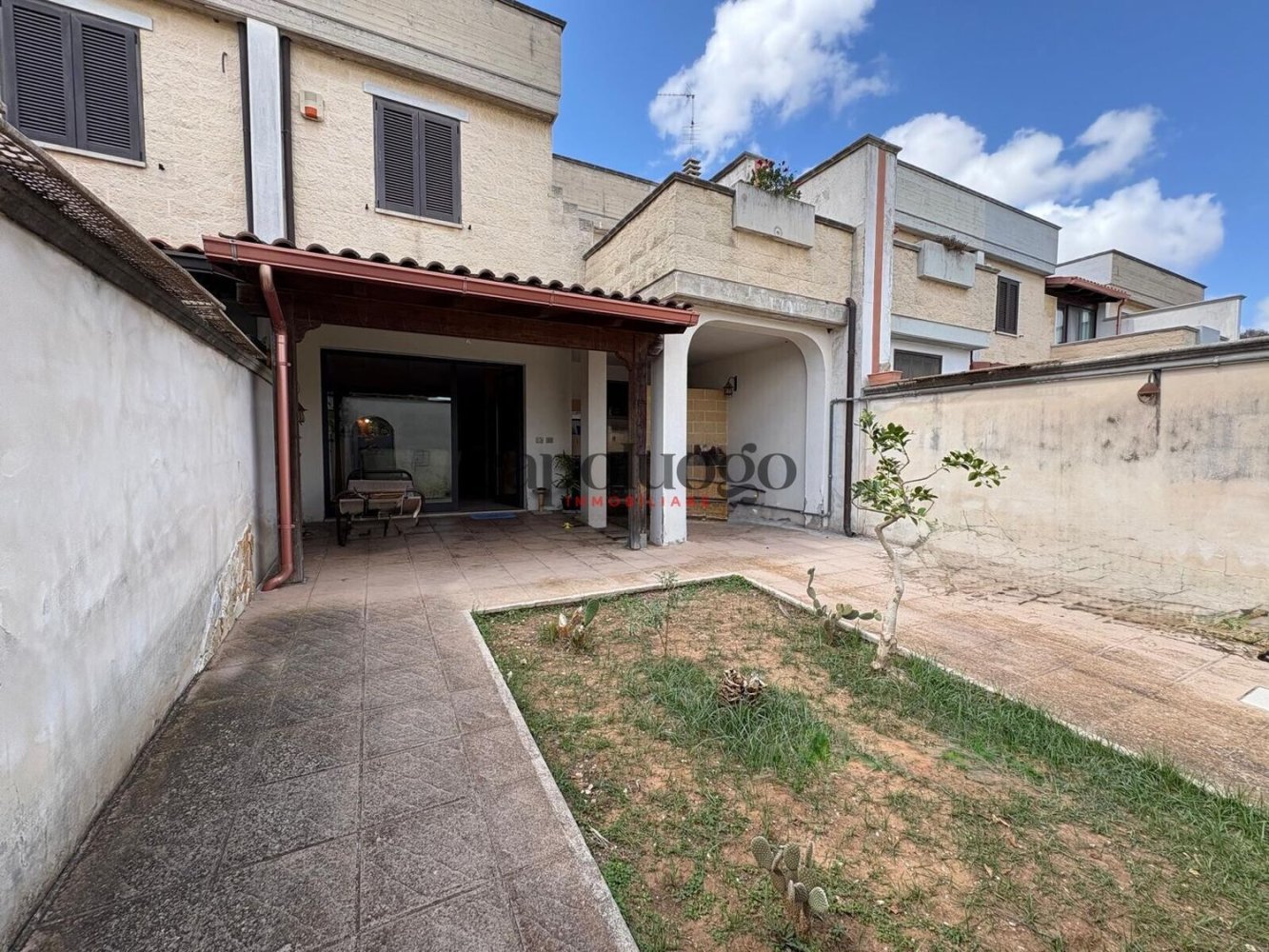 4 Schlafzimmer Haus in Lizzanello, Italy, Nr. 353094