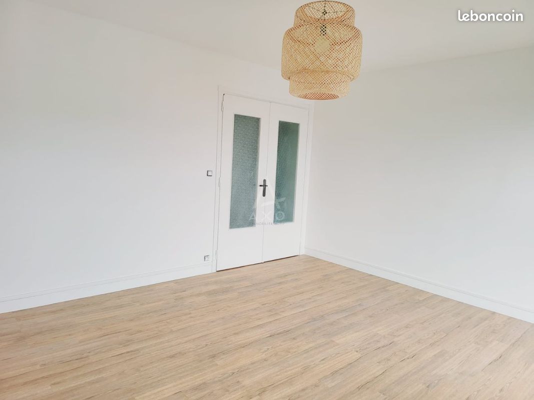 2 bedrooms Apartment in Saint-Jean-de-la-Ruelle, France No. 212912