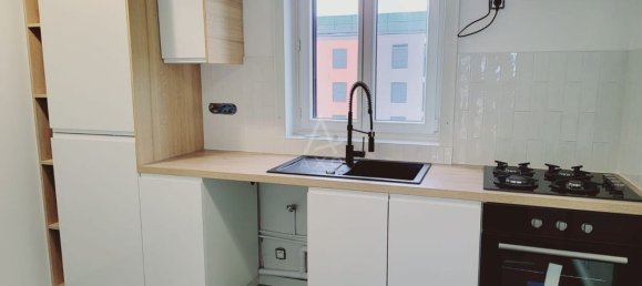 2 bedrooms Apartment in Saint-Jean-de-la-Ruelle, France No. 212912 4