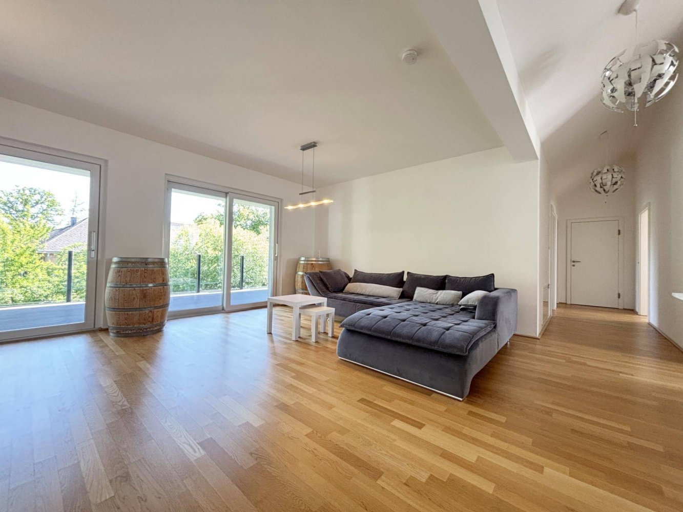 3 bedrooms Apartment in Schleissheim, Austria No. 185716