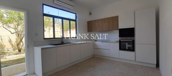 4 bedrooms Villa in Attard, Malta No. 11607 9