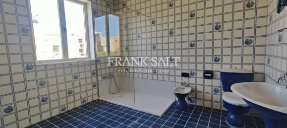 4 bedrooms Villa in Attard, Malta No. 11607 15