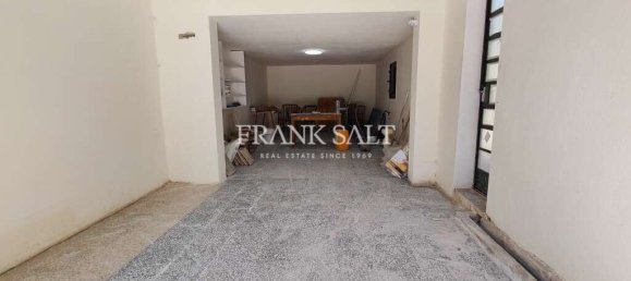 4 bedrooms Villa in Attard, Malta No. 11607 11