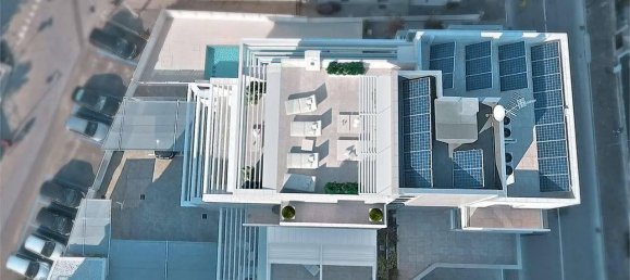 Пентхаус с 5 комнатами в Каорле, Италия № 153449 3