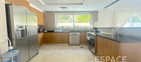 4 bedrooms Villa in Jumeirah Park, UAE No. 111350 9