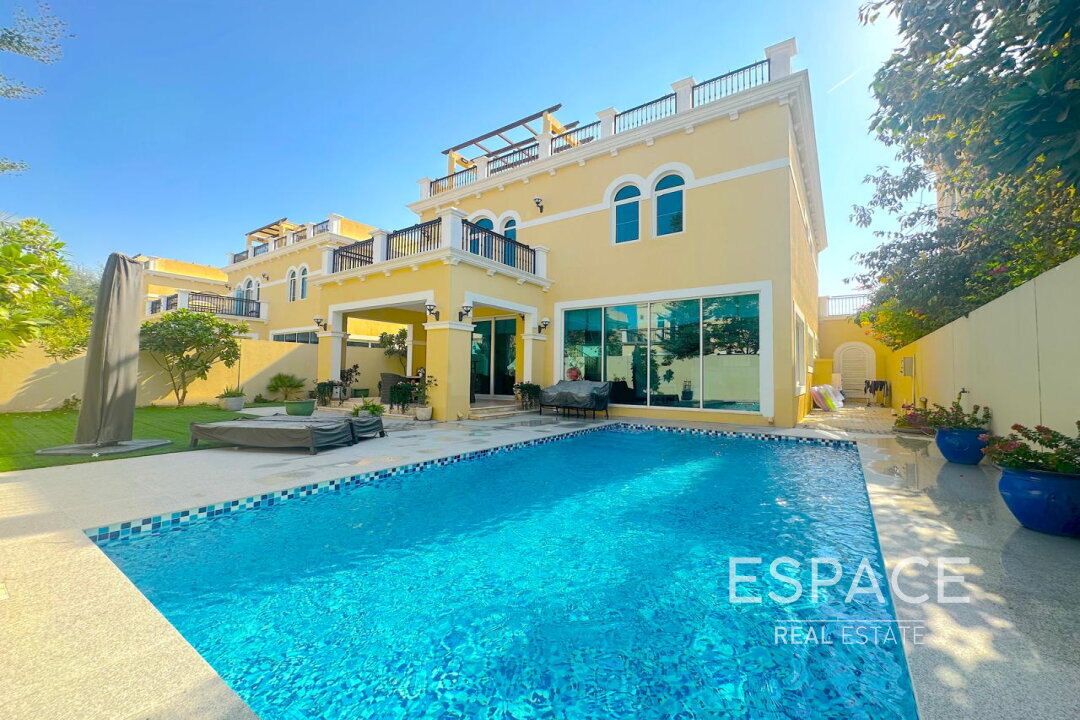 4 bedrooms Villa in Jumeirah Park, UAE No. 111350