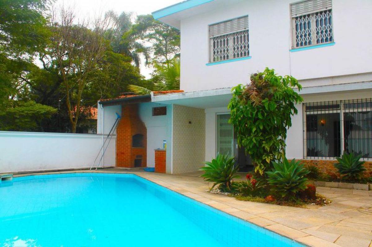 Casa de 4 dormitorios en Sao Paulo, Brazil No. 467396