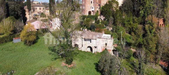 Casa de 5 habitaciónes en Capannoli, Italy No. 41492 9