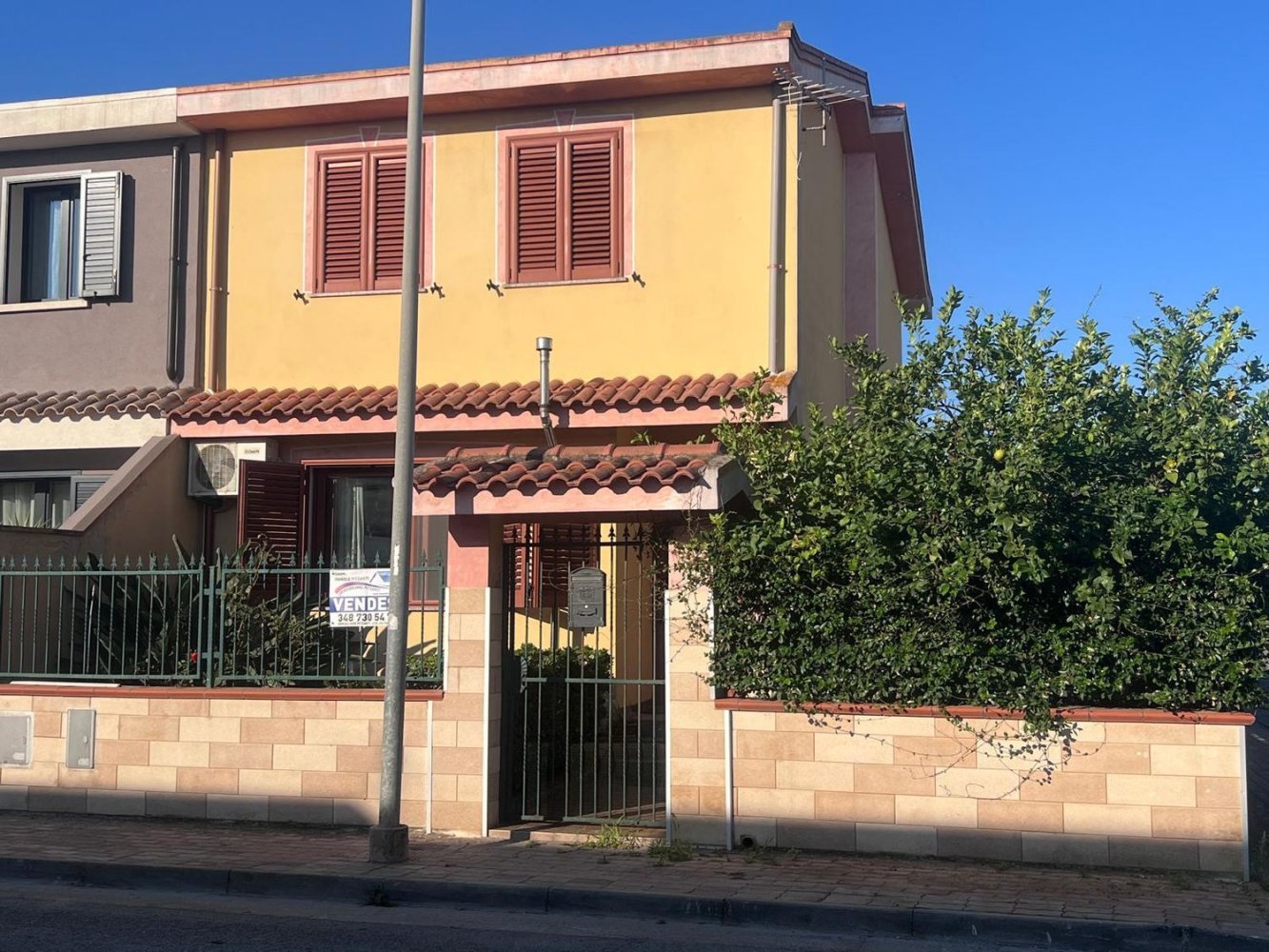 5 rooms Villa in Uta, Italy No. 299016