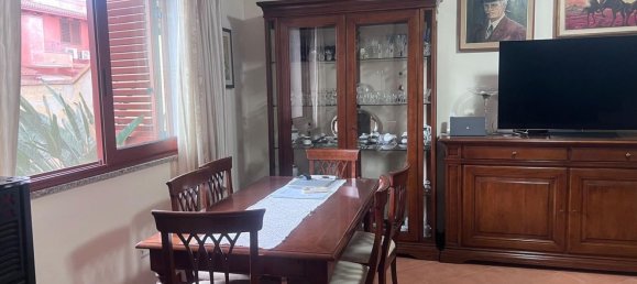 5غرفة فيلا في Uta, Italy رقم 299016 11