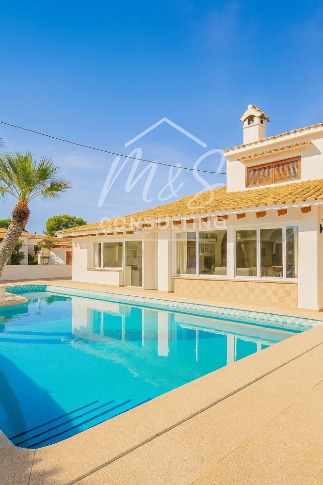 Casa de 4 dormitorios en Benidorm, Spain No. 152201