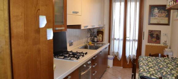 2 bedrooms Apartment in Turin, Italy No. 207181 3