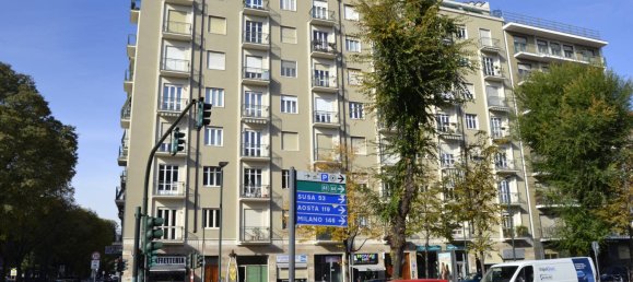 2 bedrooms Apartment in Turin, Italy No. 207181 2